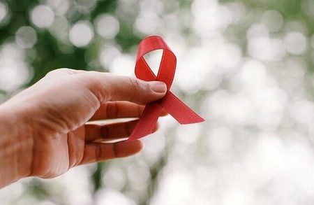 ابتلا به ویروس بیماری ایدز چطور تشخیص داده می‌شود؟