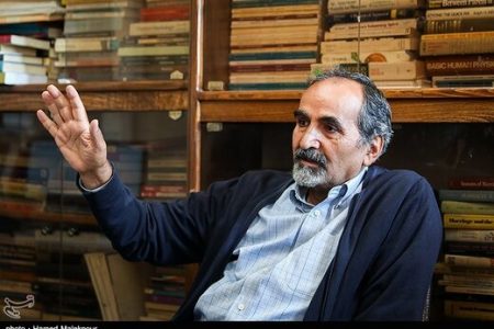 آزاد ارمکی: نباید برای فروپاشی یا جنگ جدید اراده کنیم /جامعه ایرانی تصمیم گرفته به نظام سیاسی کاری نداشته باشد/نمایندگانِ زنِ مجلس «شبهِ زن» هستند