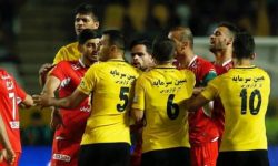 اتفاق شگفت‌انگیز در بازی پرسپولیس و سپاهان؛ دو برادر بعد از ۳۰ سال به هم رسیدند!/عکس