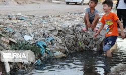 مرگ کودک اهوازی در کانال فاضلاب/ مسئولان با هم مشاجره می‌کنند