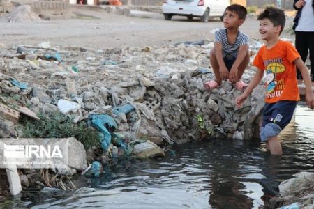 مرگ کودک اهوازی در کانال فاضلاب/ مسئولان با هم مشاجره می‌کنند
