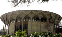 انتقاد رضا کیانیان از محمود احمدی‌نژاد و دیگران به‌خاطر ضربه زدن به تئاتر شهر