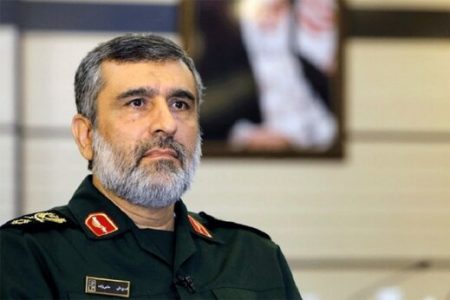 سردارحاجی زاده:حاج قاسم به روحانی گفت می خواهی مثل احمدی نژاد بشوی؟/ حاج قاسم مخالف دیپلماسی نبود، مخالف آن چیزی که در کشور تأیید شده و تصویب شده نبود