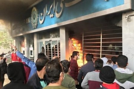 هشدار نماینده اصولگرای مجلس : سال ۱۴۰۱ شاهد شورش‌های عظیم اجتماعی خواهیم بود