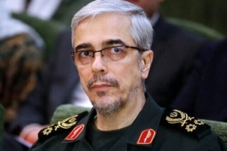 حمله رسانه نزدیک به پایداری به رئیس ستاد کل نیروهای مسلح/ باقری تاکنون در چند نشست دانشگاهی حضور یافته است؟/ درباره حل مشکل سربازی چه اقدامی کرده است؟