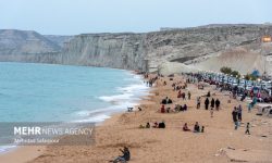 بازگشت «ساحل‌خواری» با تلکه‌کردن مسافران/ هر خودرو برای ورود به منطقه ساحلی باید ۱۰هزار تومان بدهد