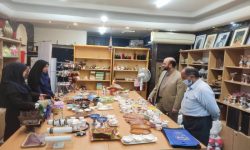 بازدید تعدادی از مسئولان وزارت میراث‌فرهنگی از نمایشگاه صنایع‌دستی انجمن ام اس ایران