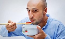 عوارض وحشتناک فوت کردن نوشیدنی‌ و غذاهای داغ