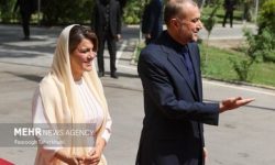 از شال حداقلی نجلا منقوش تا پوشش حداکثری بی‌نظیر