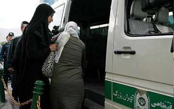 انتقاد چهره اصولگرا از پیشنهاد جریمه‌های مالی و زندانی‌کردن افراد بی‌حجاب؛ مغایر با قانون اساسی است