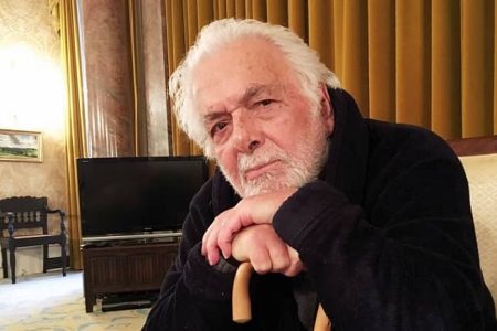 خانه ابراهیم گلستان در انگلیس جنجالی شد/ عکس