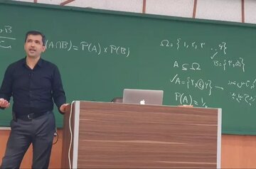 استاد اخراجی رئیس بالاترین مرجع علمی المپیاد جهانی کامپیوتر شد/ عکس