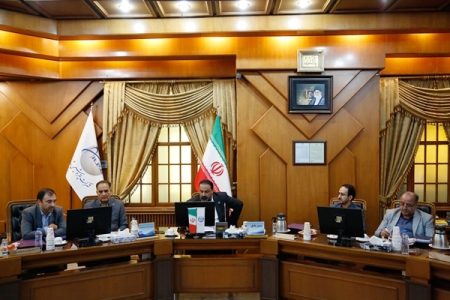 آتش فلرها در پتروشیمی شازند کم‌فروغ می‌شود