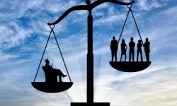 دلیل کاهش فاصله درآمدها، سقوط طبقه متوسط به طبقه پایین‌تر است