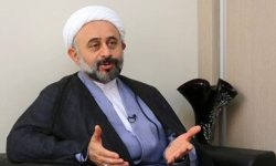 نقویان: روحانیتی که در طبقه حاکمیتی است وضع مالی خوبی دارد / معیشت طلبه های عادی بسیار سخت است