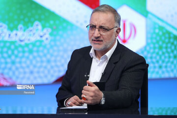 علیرضا زاکانی این تصاویر از حجاب بانان در مترو را حتما ببیند /عصبانیت عجیب آقای کاندیدا