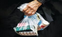 فروش دارو با قیمت جدید؛ حتی اگر با نرخ قدیم خریداری شده باشد/ سازمان غذا و دارو: این گرانفروشی نیست