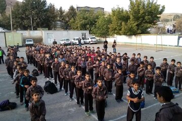 دلیل اصلی افت تحصیلی مشکلات اقتصادی است/ در ۱۵سال گذشته، هم دولت وهم خانواده ها برای تحصیل ، کمتر خرج می کنند