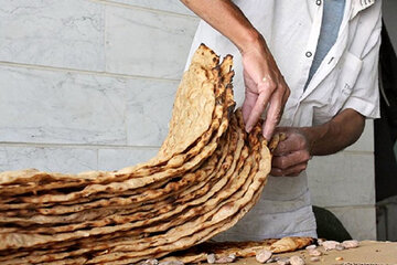 وقتی دولت قیمت آرد یارانه‌ای را تغییر نداده پس چرا نان گران شده؟