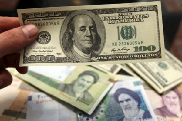 خریداران خرد چرا ارز دولتی نمی‌خرند؟ارز گران آزاد بهتر از ارز دولتی