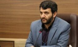 روزنامه اصولگرا: وزیر عزل شده توسط رئیسی با این حرفهای بی ربط، پز رزومه اش را هم می دهد