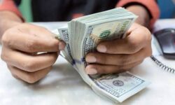 تغییر صاحب ارز مسافری بعد از ثبت گمرک ممنوع شد؛ شرط مهم بانک مرکزی