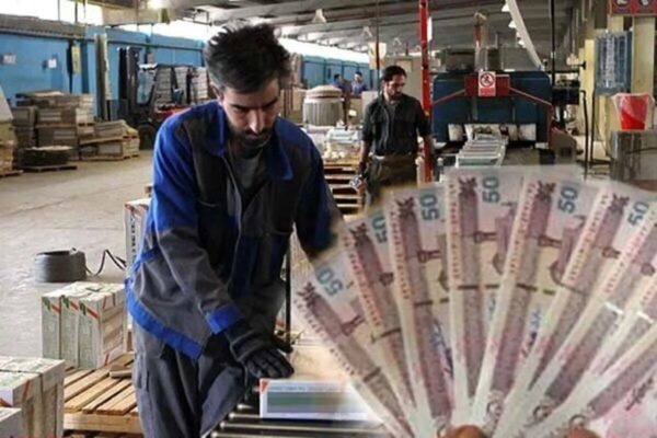 فعال کارگری: وزارت کار نزدیک به یک ماه است شورای عالی کار را تشکیل نداده/ دستمزد کارگران حتی هزینه ۱۰ روز زندگی را تأمین نمی‌کند