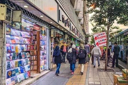 ماجرای «دور دور پیاده‌ها» در خیابان‌های تهران / جامعه‌شناس: خیابان را از جوان‌ها نگیرید/ جوان‌ها گاهی به خیابان می‌آیند چون جایی برای بودن ندارند